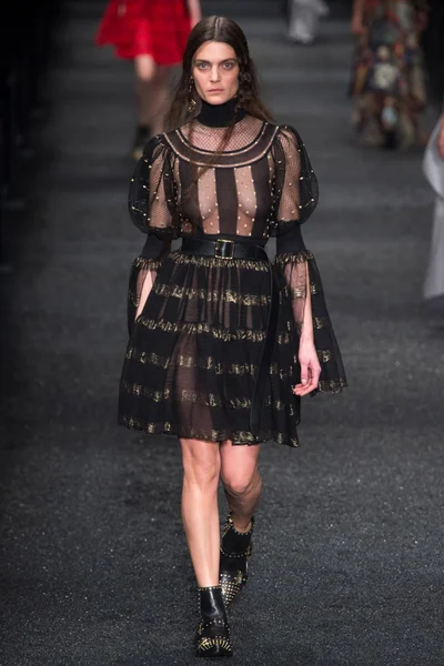 Look 22